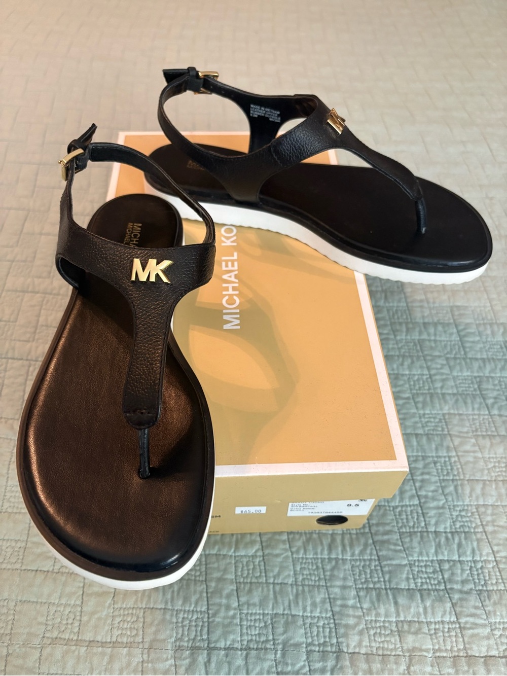 MICHAEL Michael Kors Black Leather Thong Sandals with White Platform - Picture 2 of 4